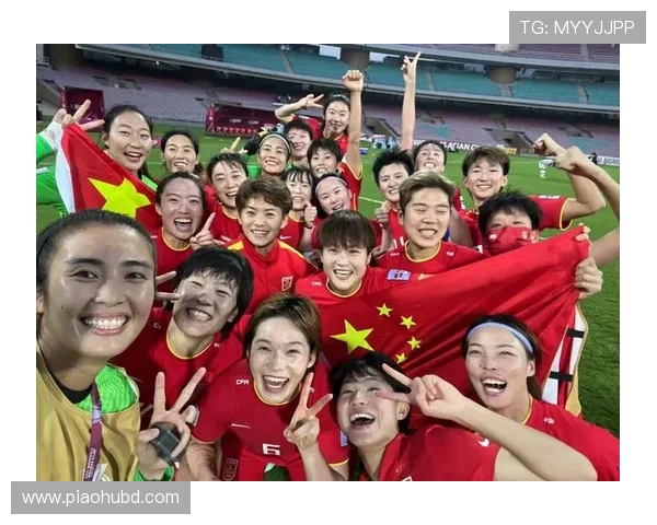 中国足球队迎战日本队 备战亚洲杯全力冲击冠军荣耀 中国足球队迎战日本队 备战亚洲杯全力冲击冠军荣耀