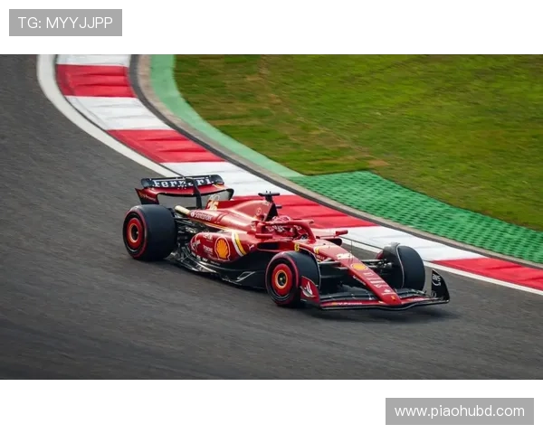 F1赛季激战正酣 新规则引发车队战略调整和车手表现差异 F1赛季激战正酣 新规则引发车队战略调整和车手表现差异