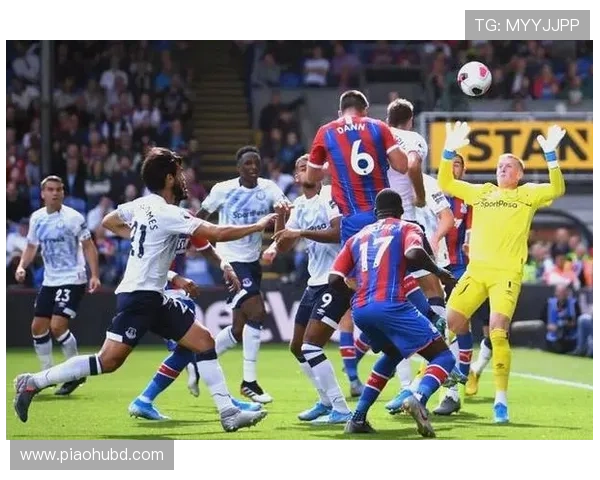 埃弗顿俱乐部新赛季战略调整引发球迷期待与关注管理层改革与阵容升级